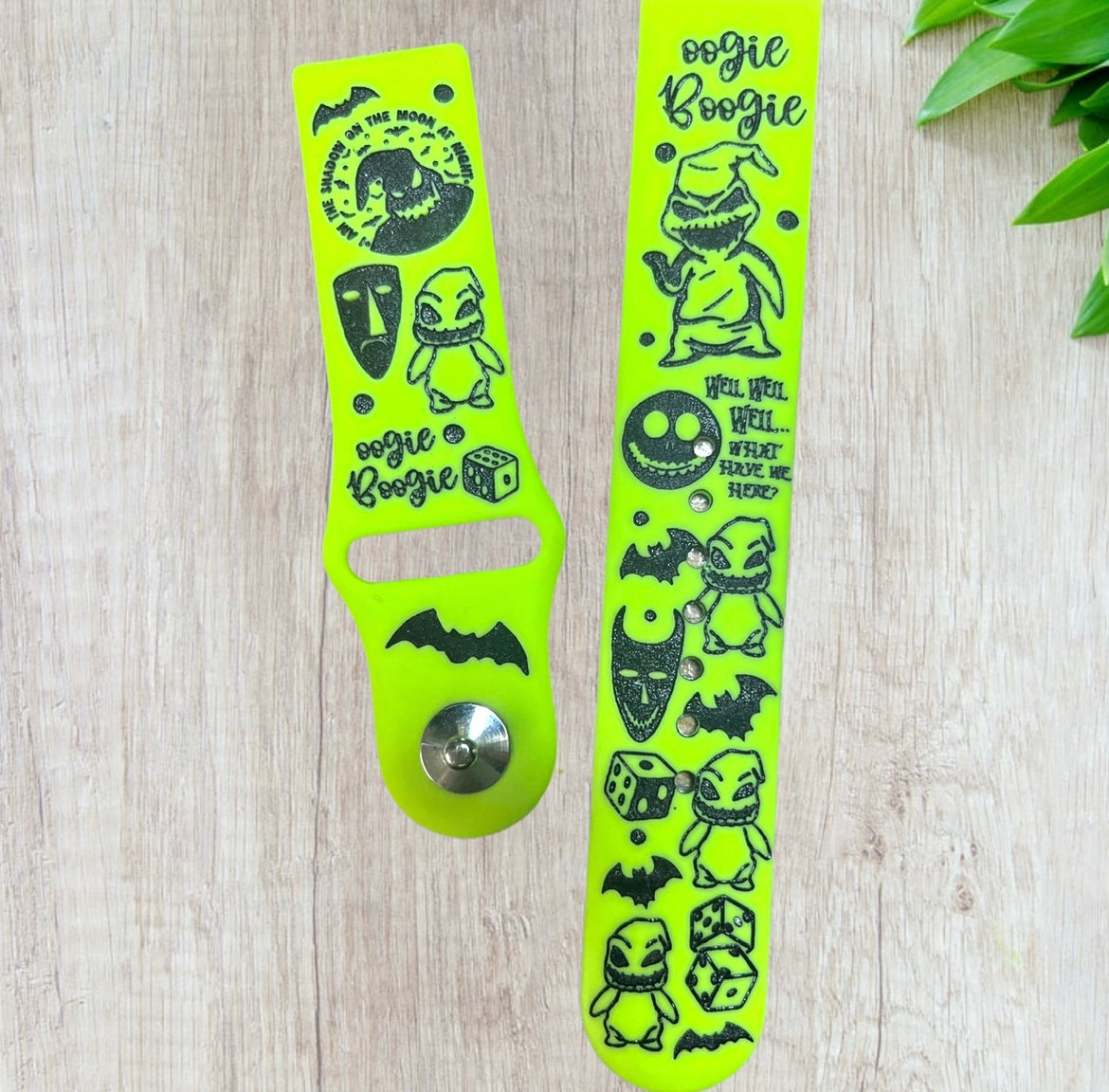 Oogie Boogie, Halloween engraved apple watch band, Samsung, Fitbit versa 2, gift for spooky, nightmare before Christmas